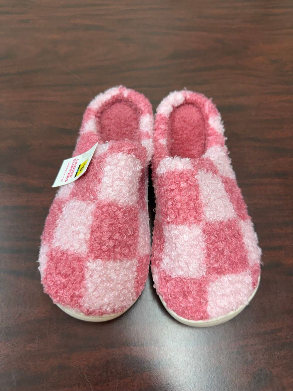 NWT Ladies Two Toned Checkered Slippers Size Large (9-10)